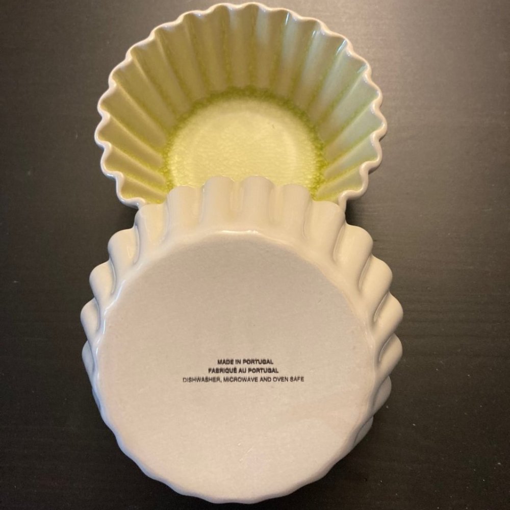 Anthropologie 5-inches baking bowls. Holiday baking pans and baking cups